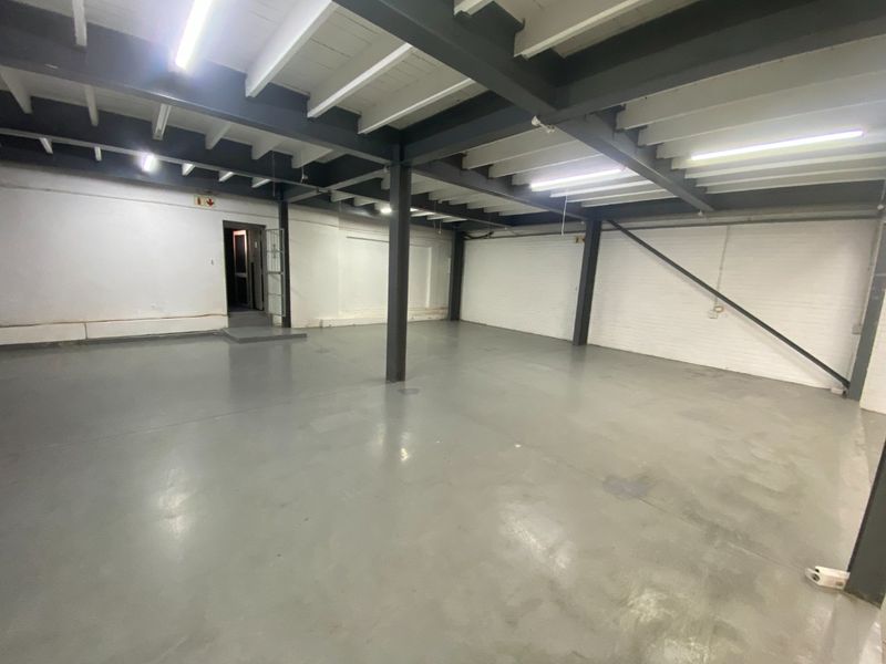 348m2 Industrial Space to Let  - Photo 8