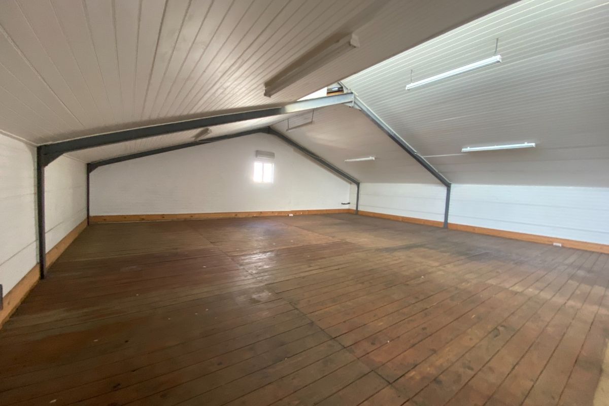 348m2 Industrial Space to Let  - Photo 3