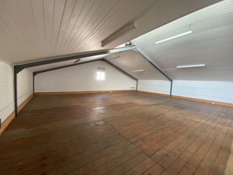 348m2 Industrial Space to Let  - Photo 3