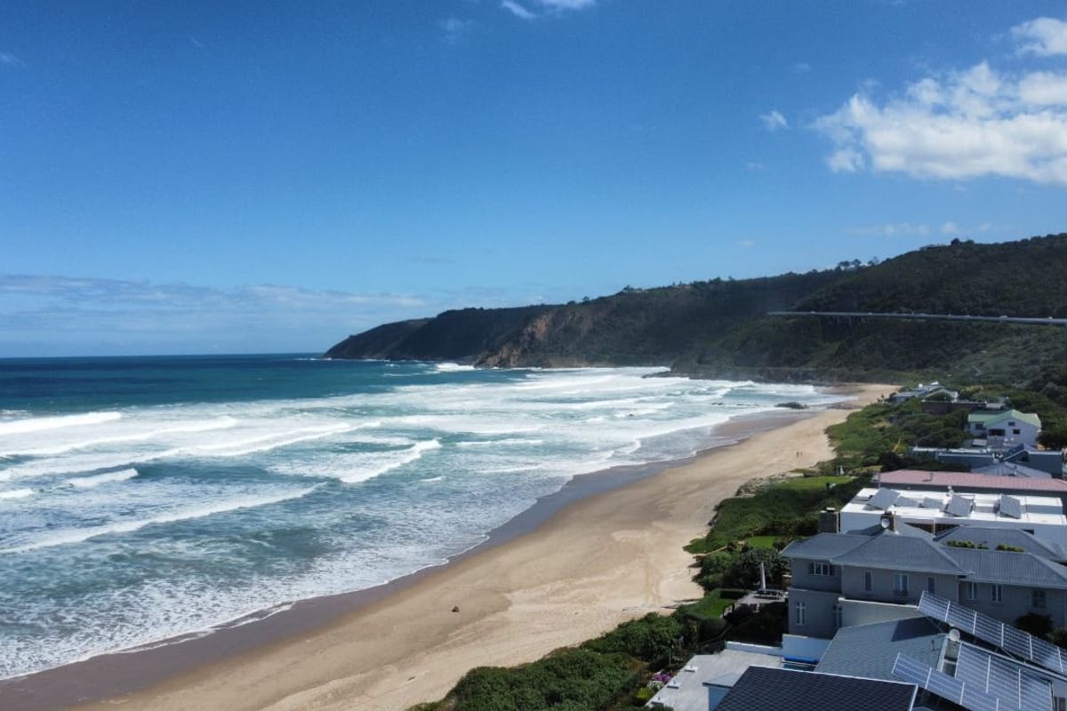 Luxury Coastal Home in Wilderness – Beachside Bliss. - Photo 2