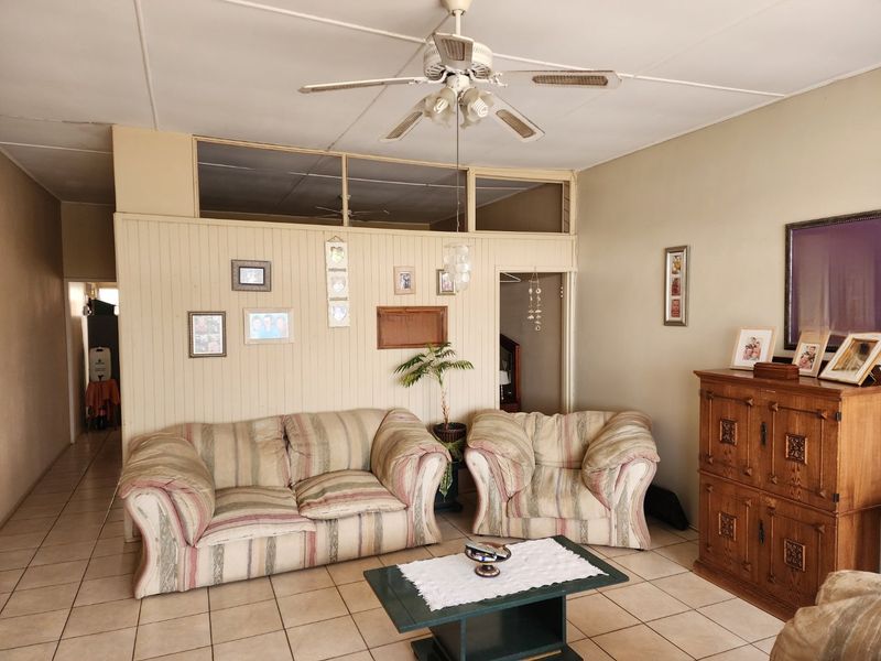 1 Bedroom Apartment in Wilkeville - Photo 2