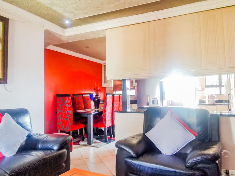 Charming 3-Bedroom Family Home for Sale - Photo 5