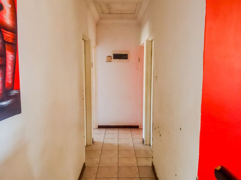 Charming 3-Bedroom Family Home for Sale - Photo 9