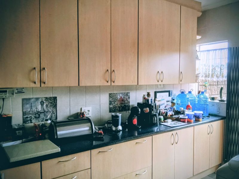 Modern 3-Bedroom, 2-Bathroom Apartment for Sale | Prime Central Location. - Photo 6