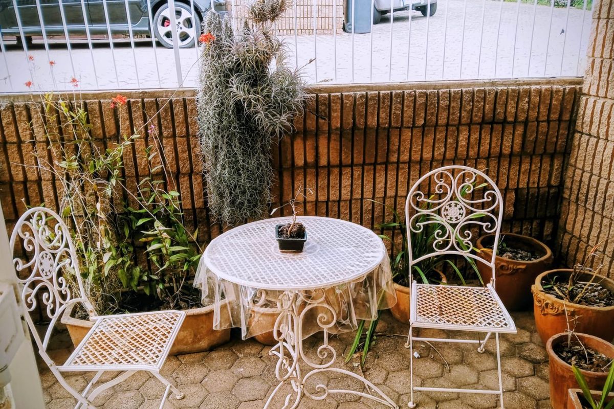 Modern 3-Bedroom, 2-Bathroom Apartment for Sale | Prime Central Location. - Photo 2