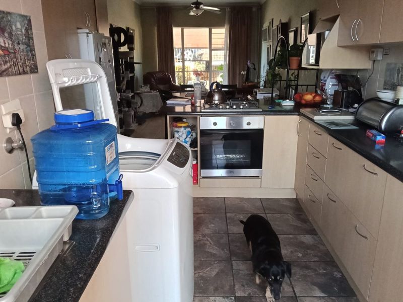 Modern 3-Bedroom, 2-Bathroom Apartment for Sale | Prime Central Location. - Photo 8