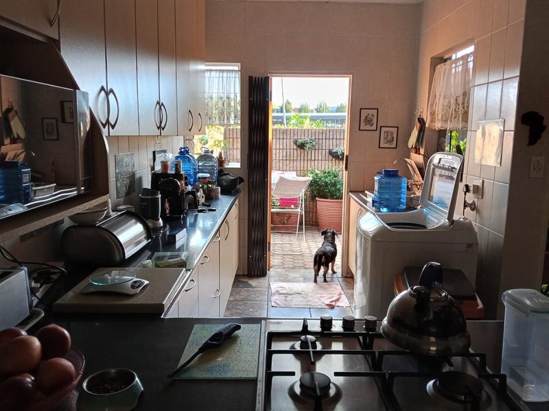 Modern 3-Bedroom, 2-Bathroom Apartment for Sale | Prime Central Location. - Photo 6