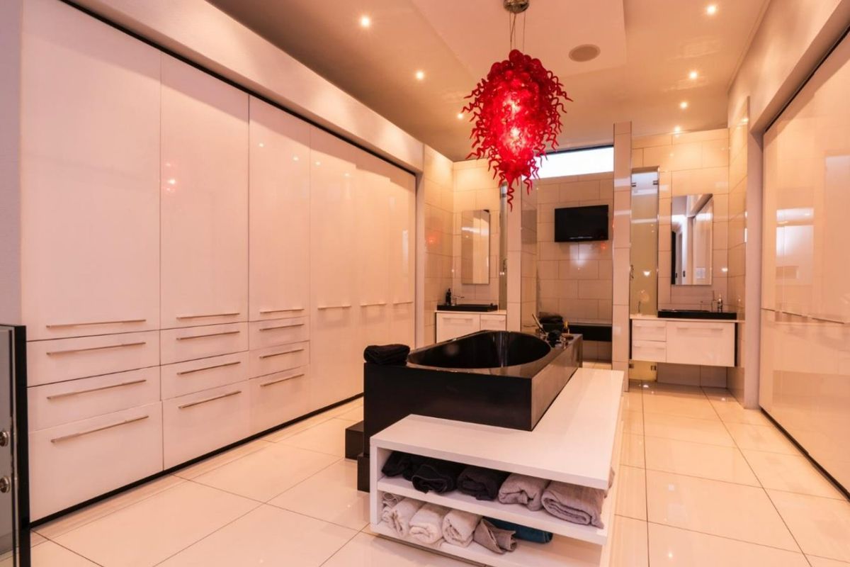 Refined Modern Living in Thorn Valley Estate - Photo 5