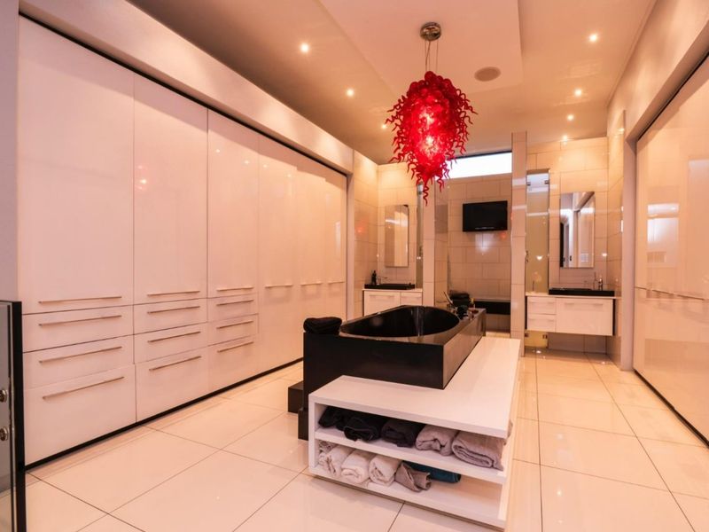 Refined Modern Living in Thorn Valley Estate - Photo 5