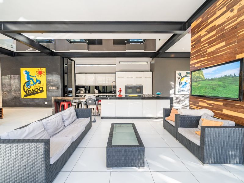 Refined Modern Living in Thorn Valley Estate - Photo 2