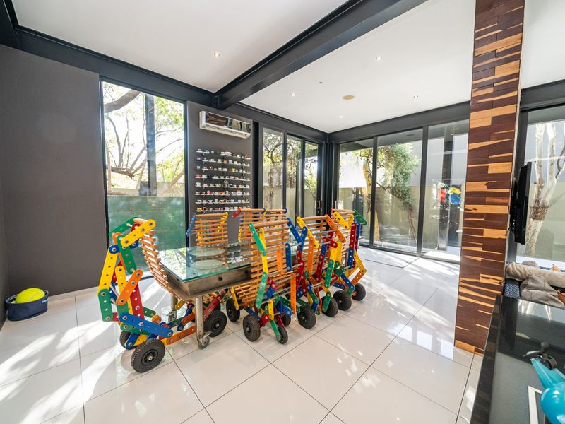 Refined Modern Living in Thorn Valley Estate - Photo 7