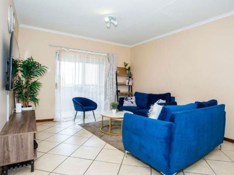 2 Bedroom Apartments for Sale in Monavoni  - Photo 4