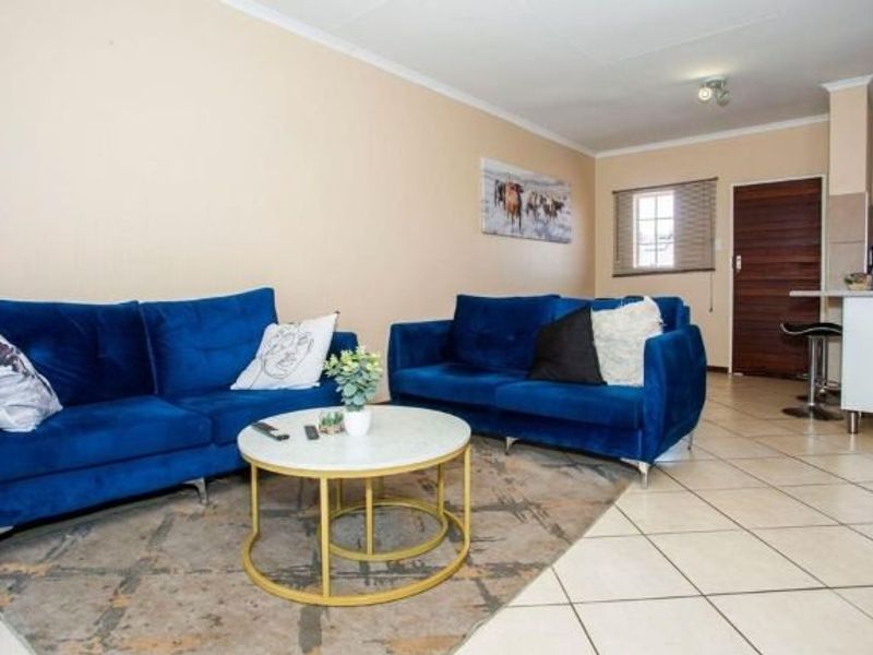 2 Bedroom Apartments for Sale in Monavoni  - Photo 3