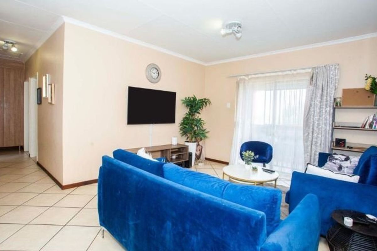 2 Bedroom Apartments for Sale in Monavoni  - Photo 5