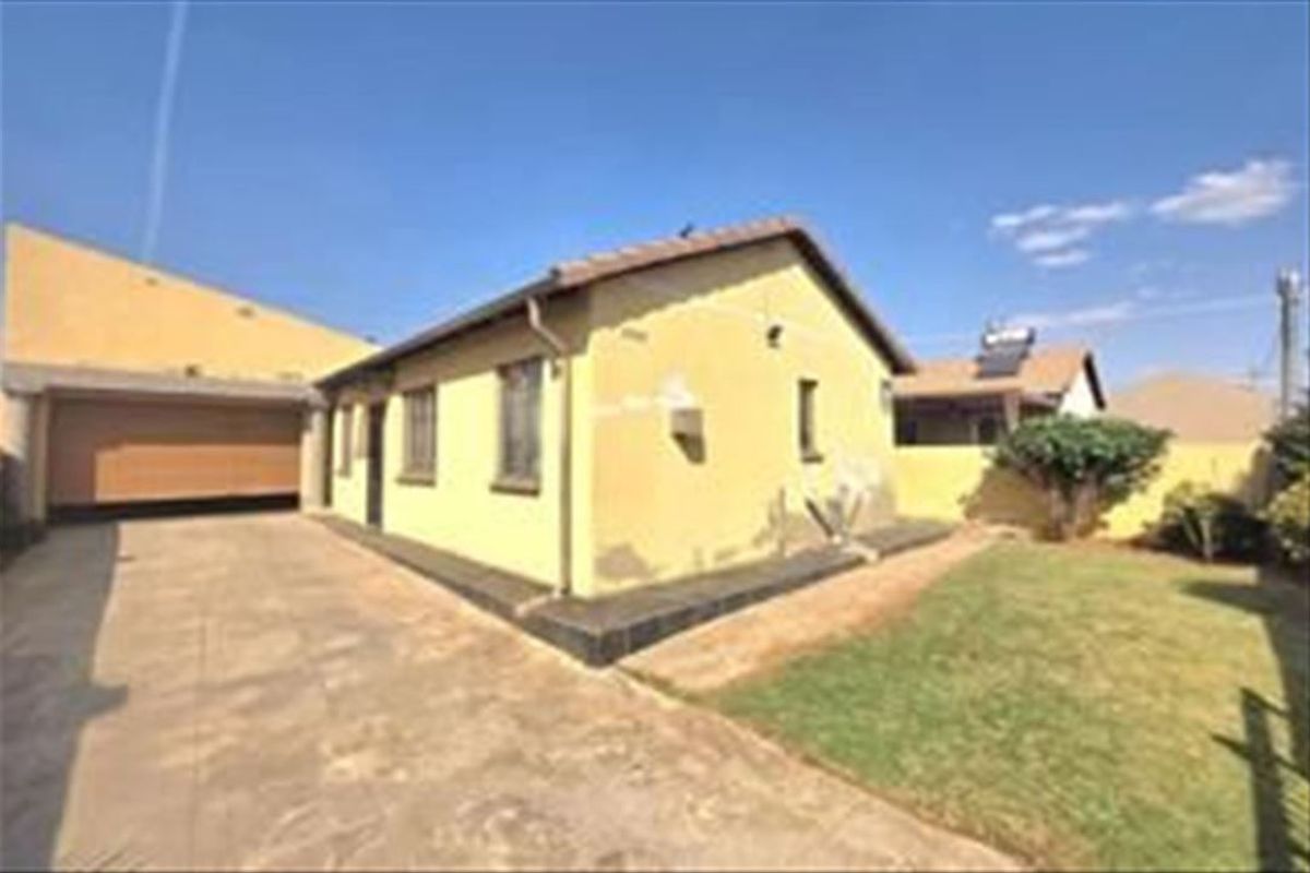 Comfortable Family Home with Modern Essentials - Photo 3