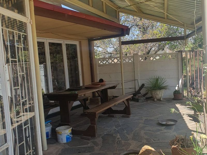 Spacious 3-Bedroom Home with Incredible Potential!  - Photo 3