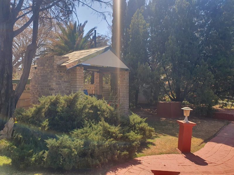 Spacious 3-Bedroom Home with Incredible Potential!  - Photo 10