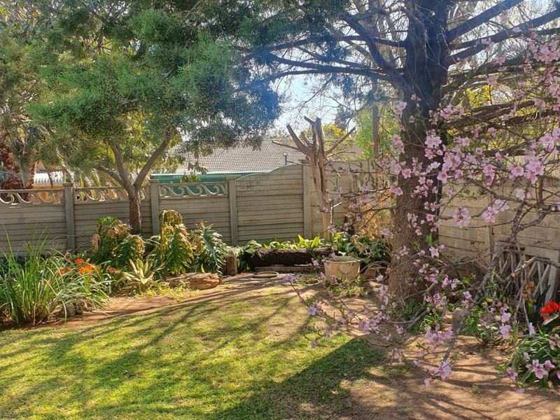 Spacious 3-Bedroom Home with Incredible Potential!  - Photo 8