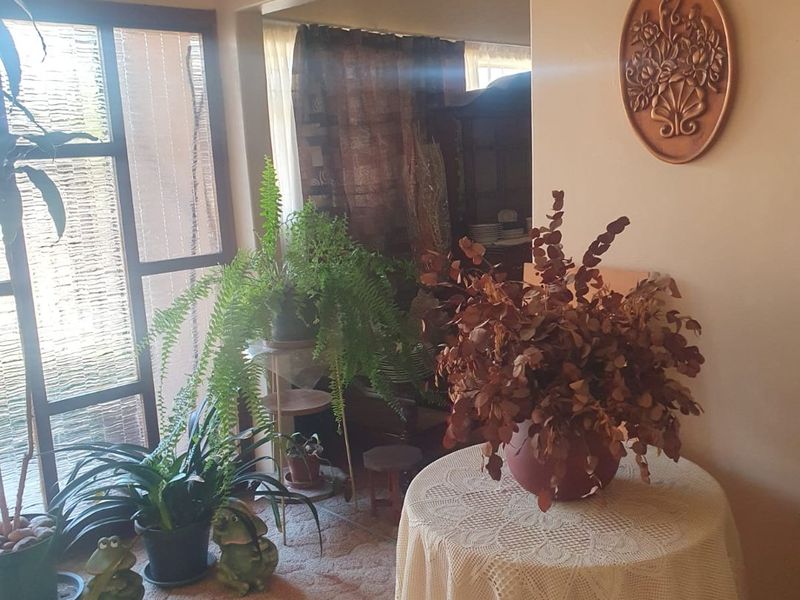 Spacious 3-Bedroom Home with Incredible Potential!  - Photo 6