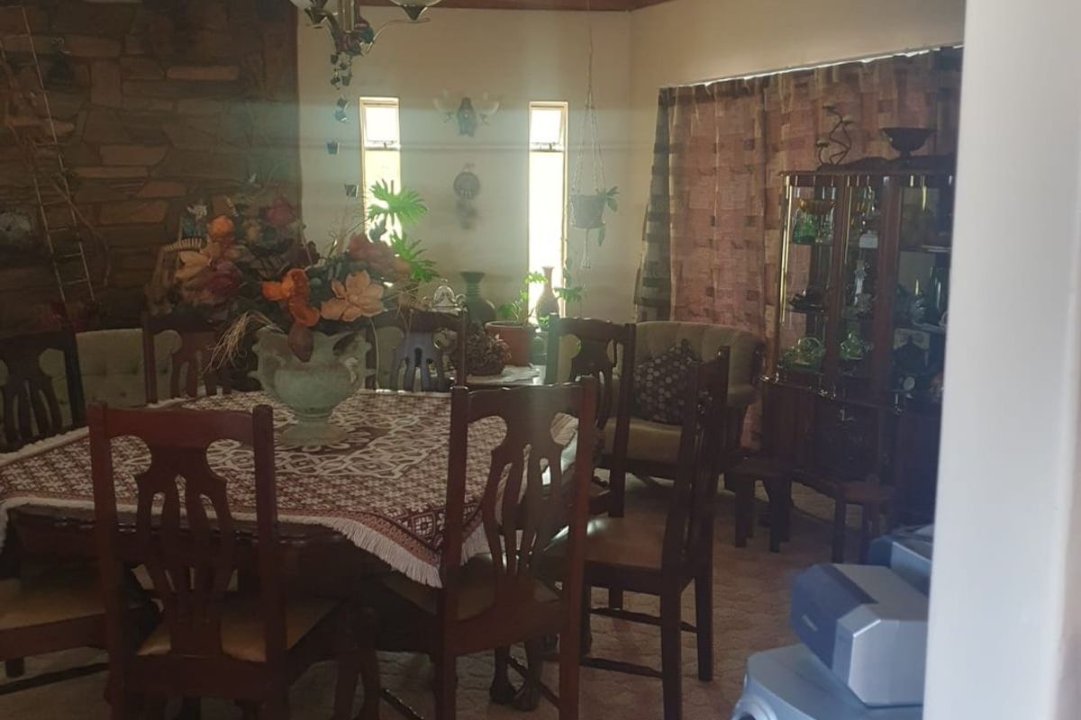 Spacious 3-Bedroom Home with Incredible Potential!  - Photo 5