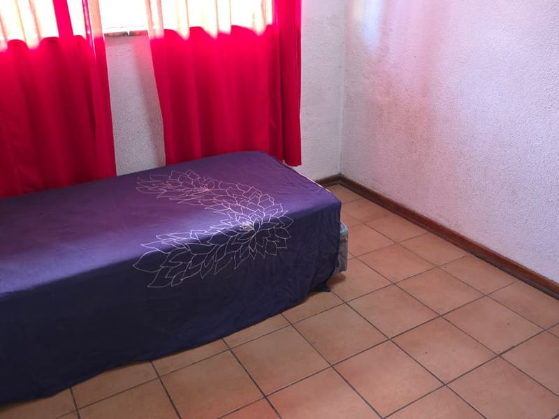 Great potential in a central location. - Photo 10