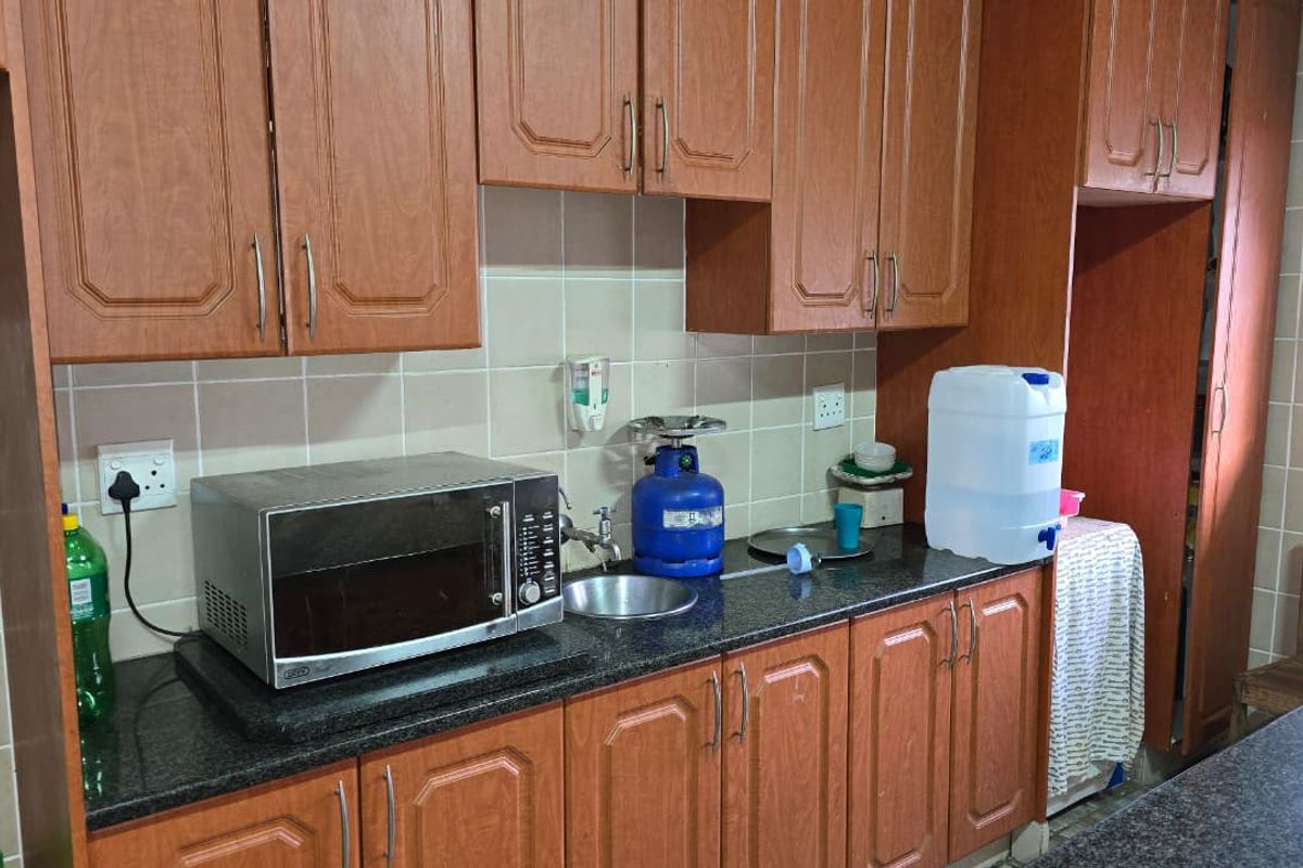 Great potential in a central location. - Photo 5