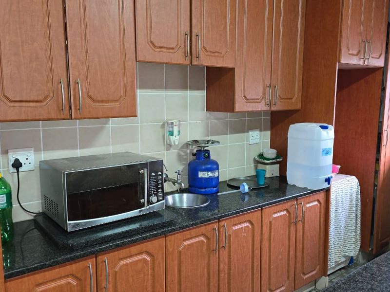 Great potential in a central location. - Photo 5