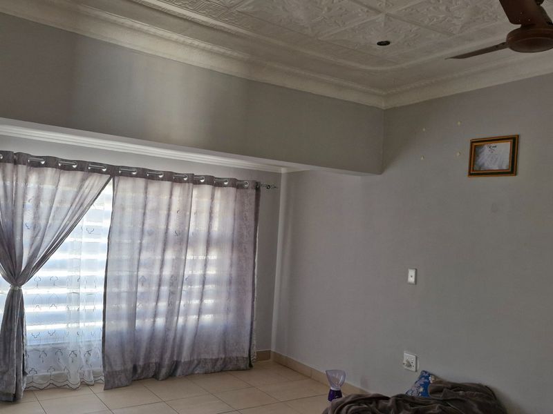 STUNNING HOUSE FOR SALE IN CROSBY - Photo 4