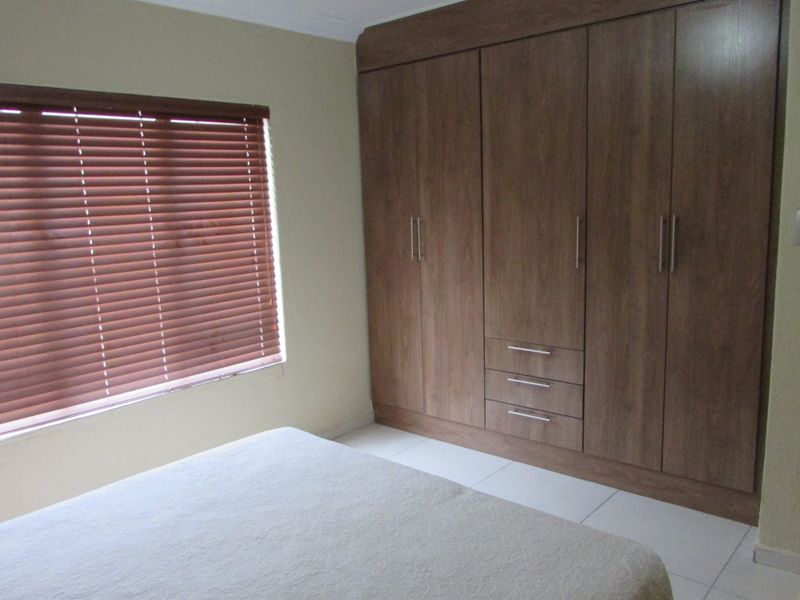 Modern 3 Bedroom, 2 bathroom home - Colts Hill - Photo 10