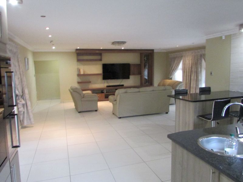 Modern 3 Bedroom, 2 bathroom home - Colts Hill - Photo 7