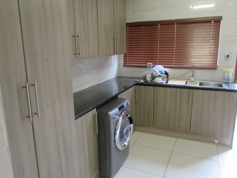 Modern 3 Bedroom, 2 bathroom home - Colts Hill - Photo 5