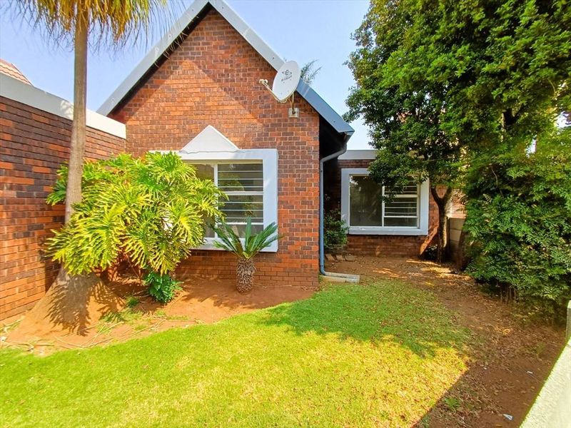 Cozy Two-Bedroom Home with Pool and Carport - Photo 3