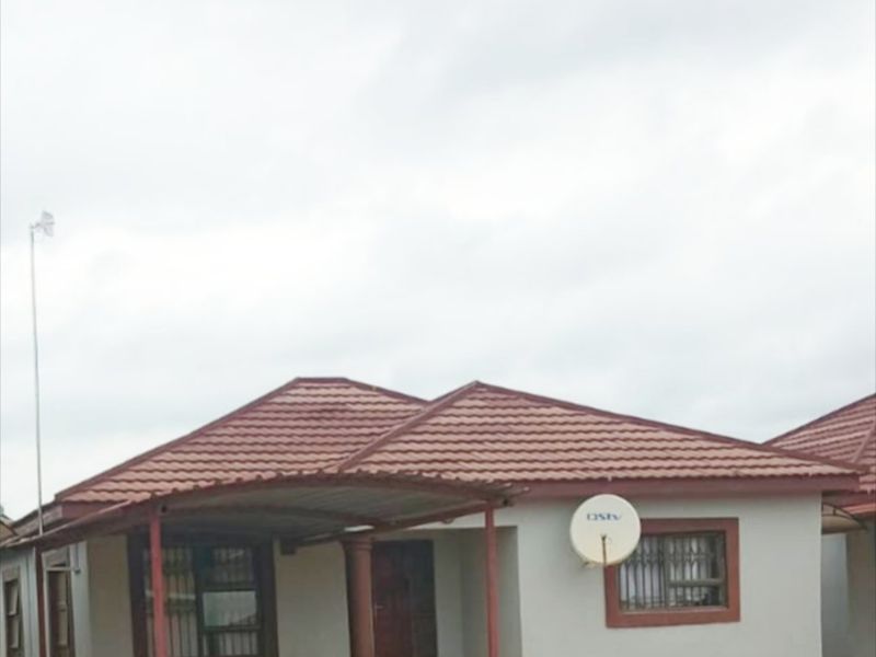 2 Bedroom to rent in Thohoyandou J Next to Thavhani mall - Photo 1