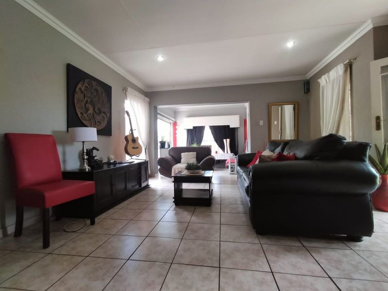 Stunning 3 bedroom home in Vaal Park, Orkney - Photo 4