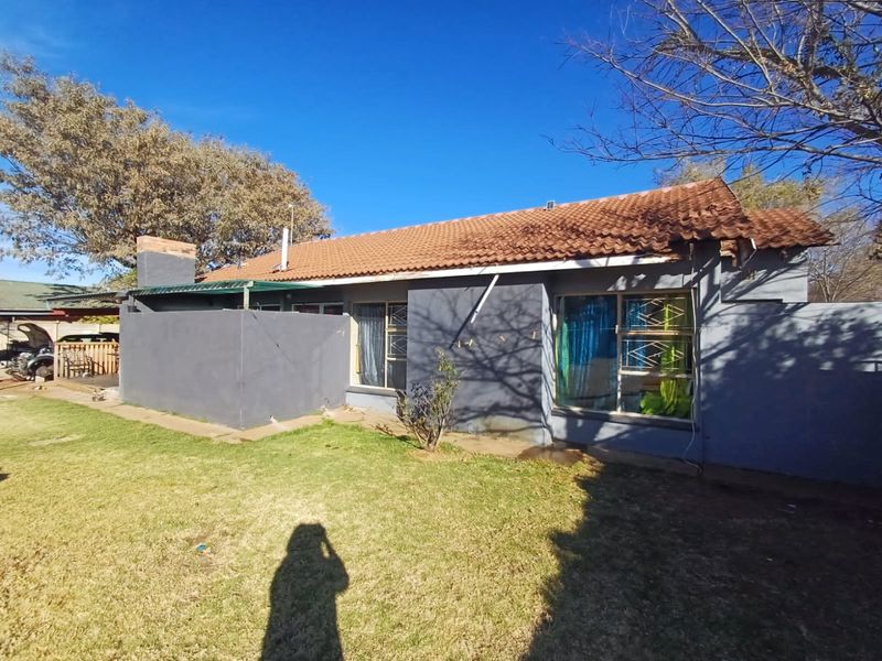 Priced just right for you....3 Bedroom Family Home in La Hoff.... - Photo 3