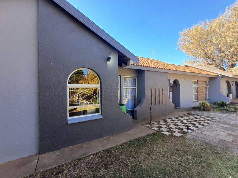 Priced just right for you....3 Bedroom Family Home in La Hoff.... - Photo 5