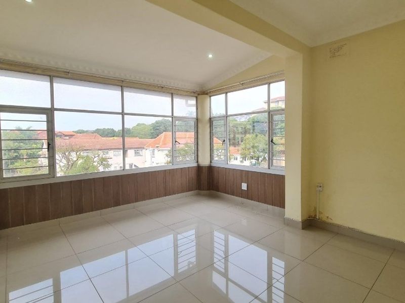 Charming apartment in Morningside - Photo 10