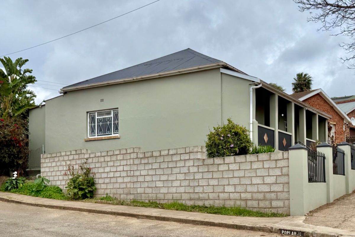 Newly renovated freestanding family home with character. - Photo 5