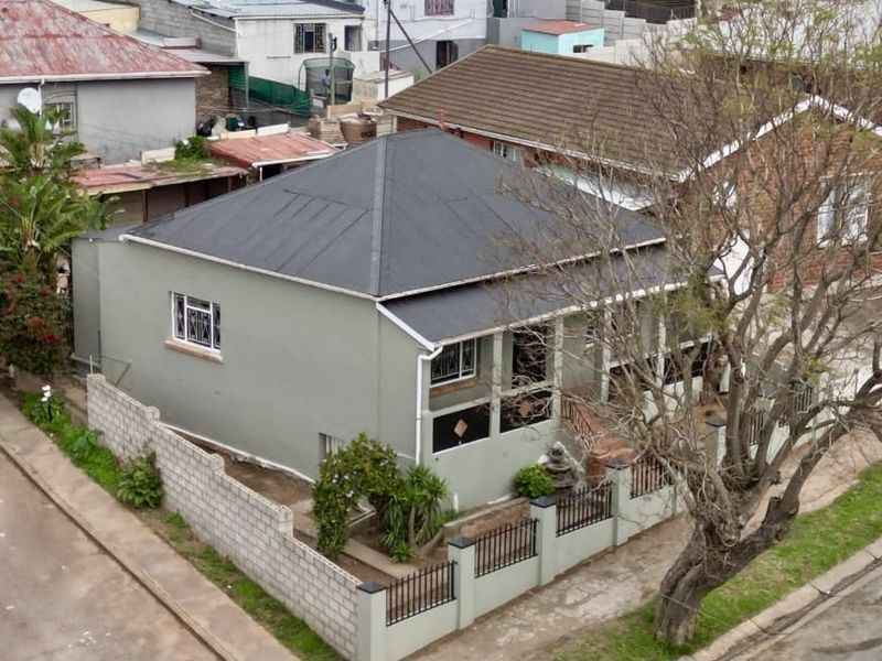 Newly renovated freestanding family home with character. - Photo 4