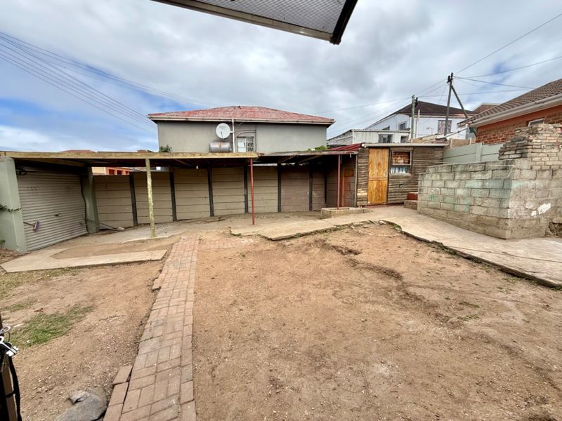 Newly renovated freestanding family home with character. - Photo 9