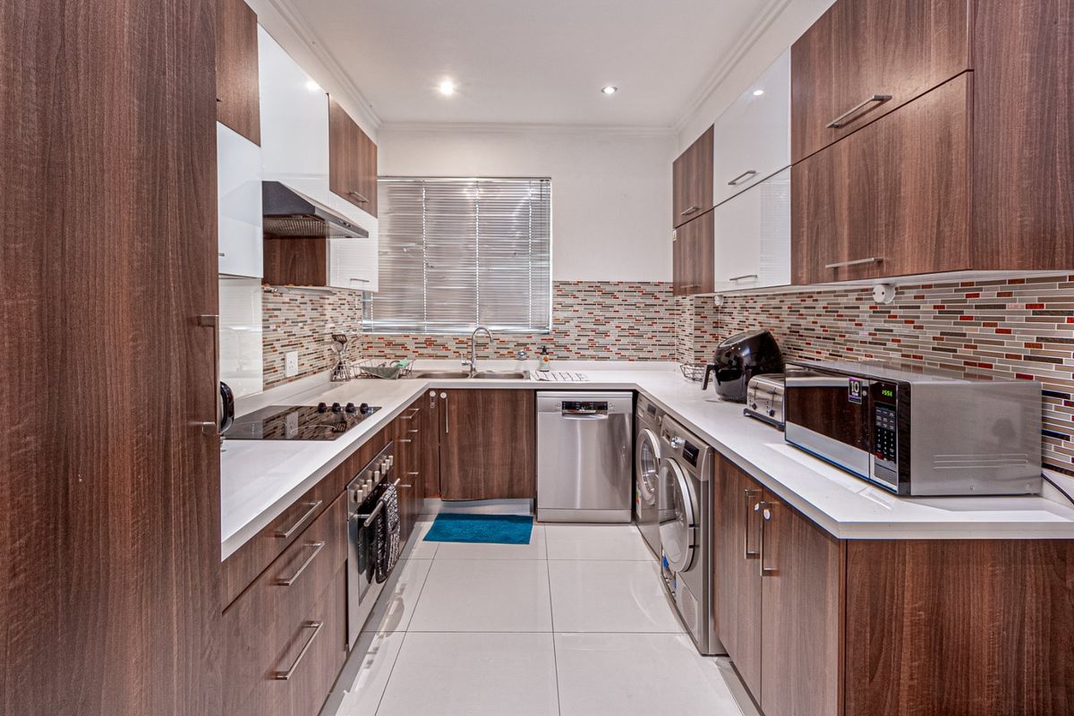 Safe, Beautiful, Large Family Apartment and Lifestyle  - Photo 4