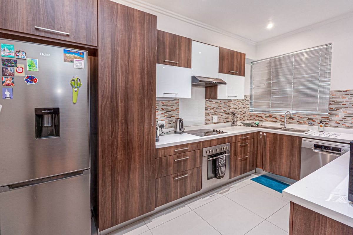 Safe, Beautiful, Large Family Apartment and Lifestyle  - Photo 5