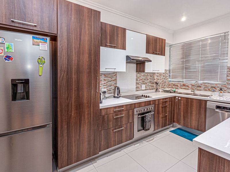 Safe, Beautiful, Large Family Apartment and Lifestyle  - Photo 5