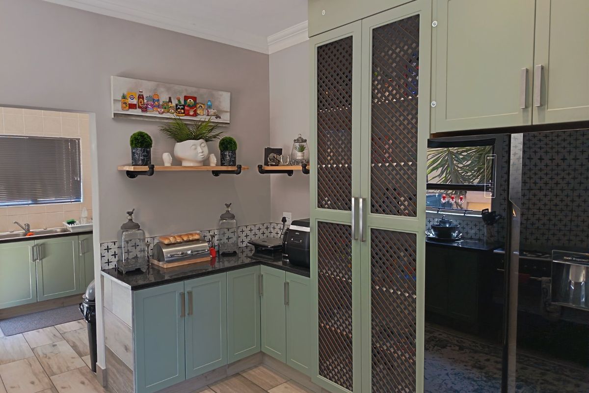 Modern 3-Bedroom Home in Secure Estate in Highveld - R3 400 000 - Photo 5