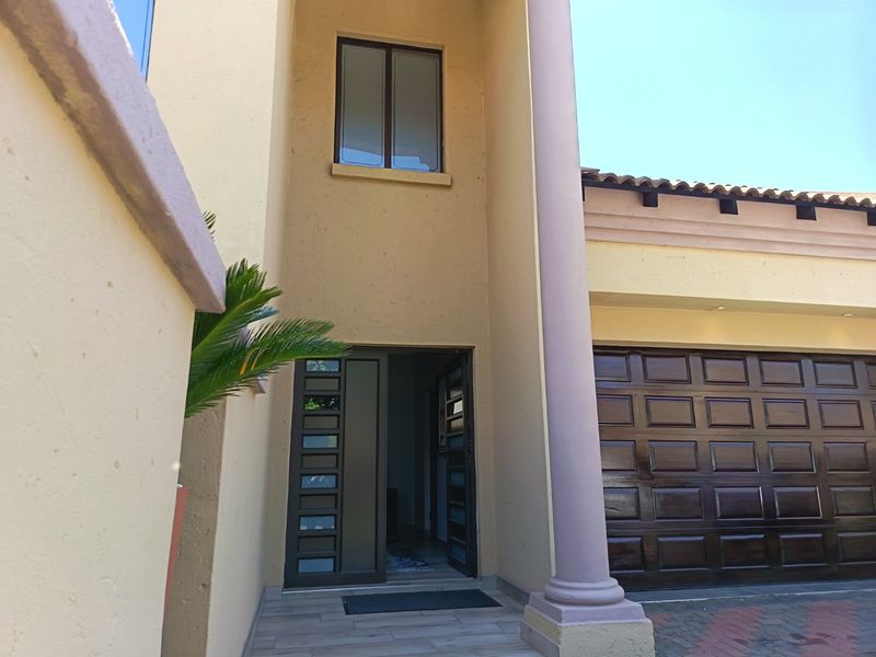 Modern 3-Bedroom Home in Secure Estate in Highveld - R3 400 000 - Photo 6