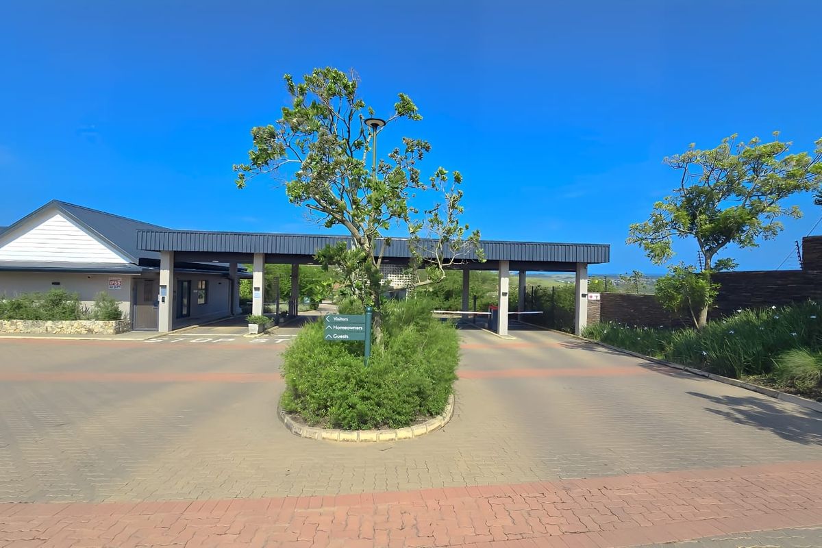 Prime Plot in Springvale – Approved Plans, Loft & Stunning Dam Views - Photo 2