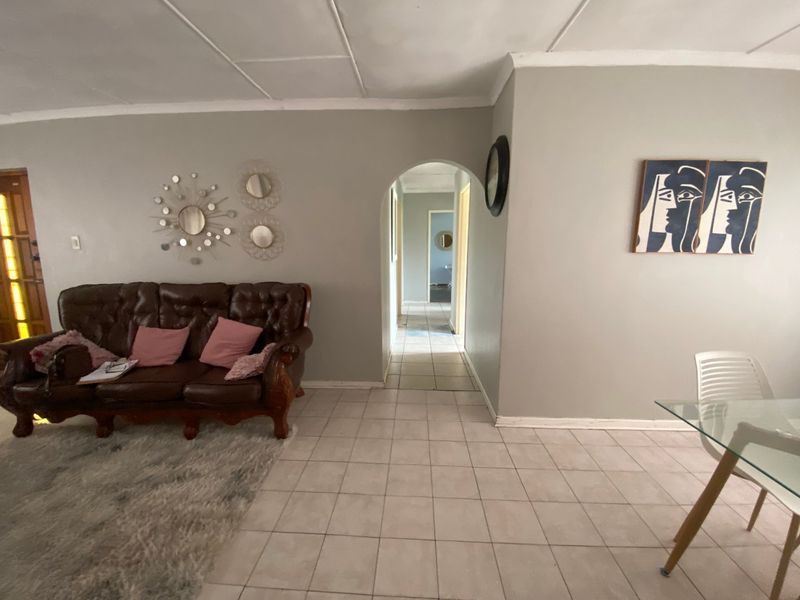 Nu 17 —Don’t Miss Out — Big Space, Brilliant Price!” - Photo 5