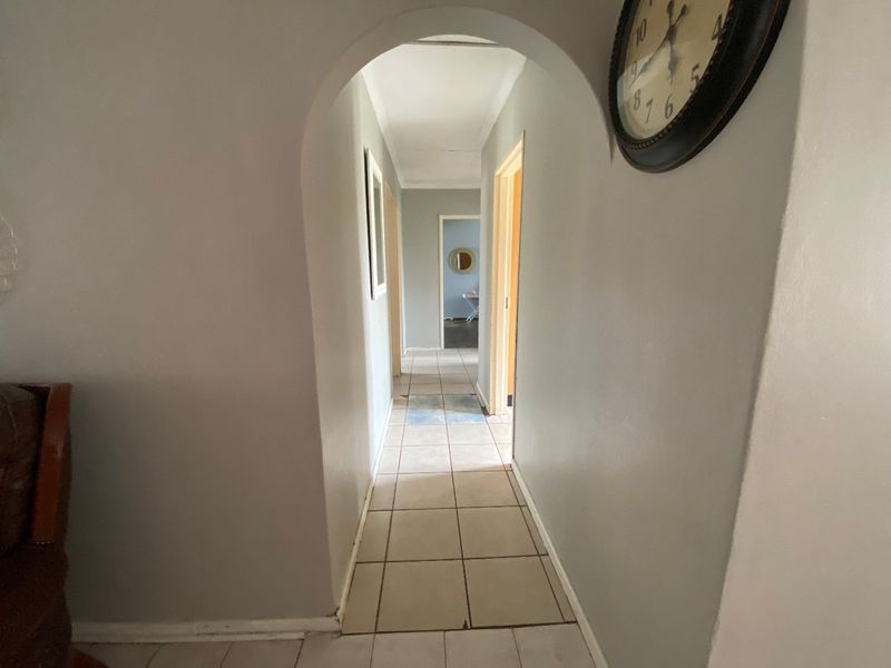 Nu 17 —Don’t Miss Out — Big Space, Brilliant Price!” - Photo 6