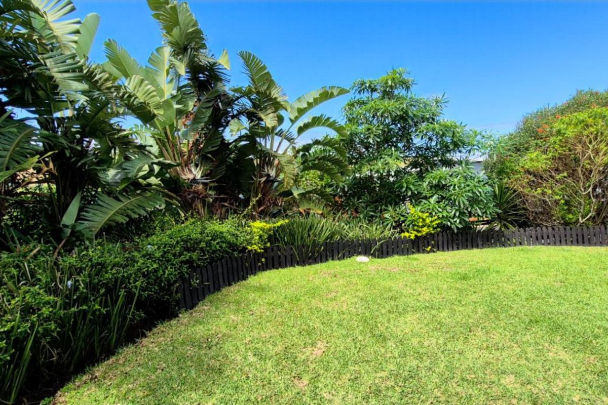 Prestigious and Spacious 4 bedroom Family home situated in Palm Lakes family Estate.  - Photo 4