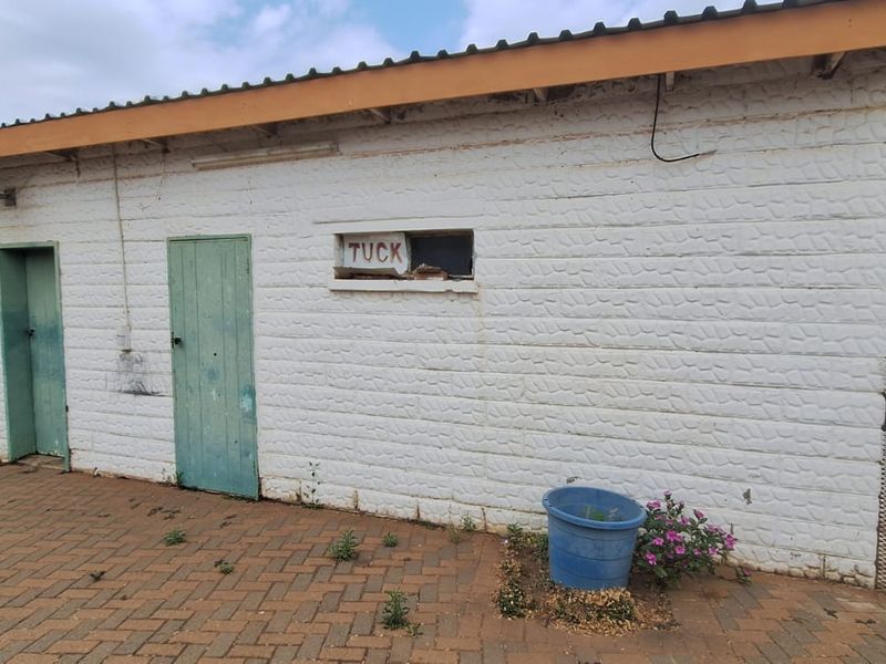 3 Bedroom House for sale in Roosheuwel  - Photo 8